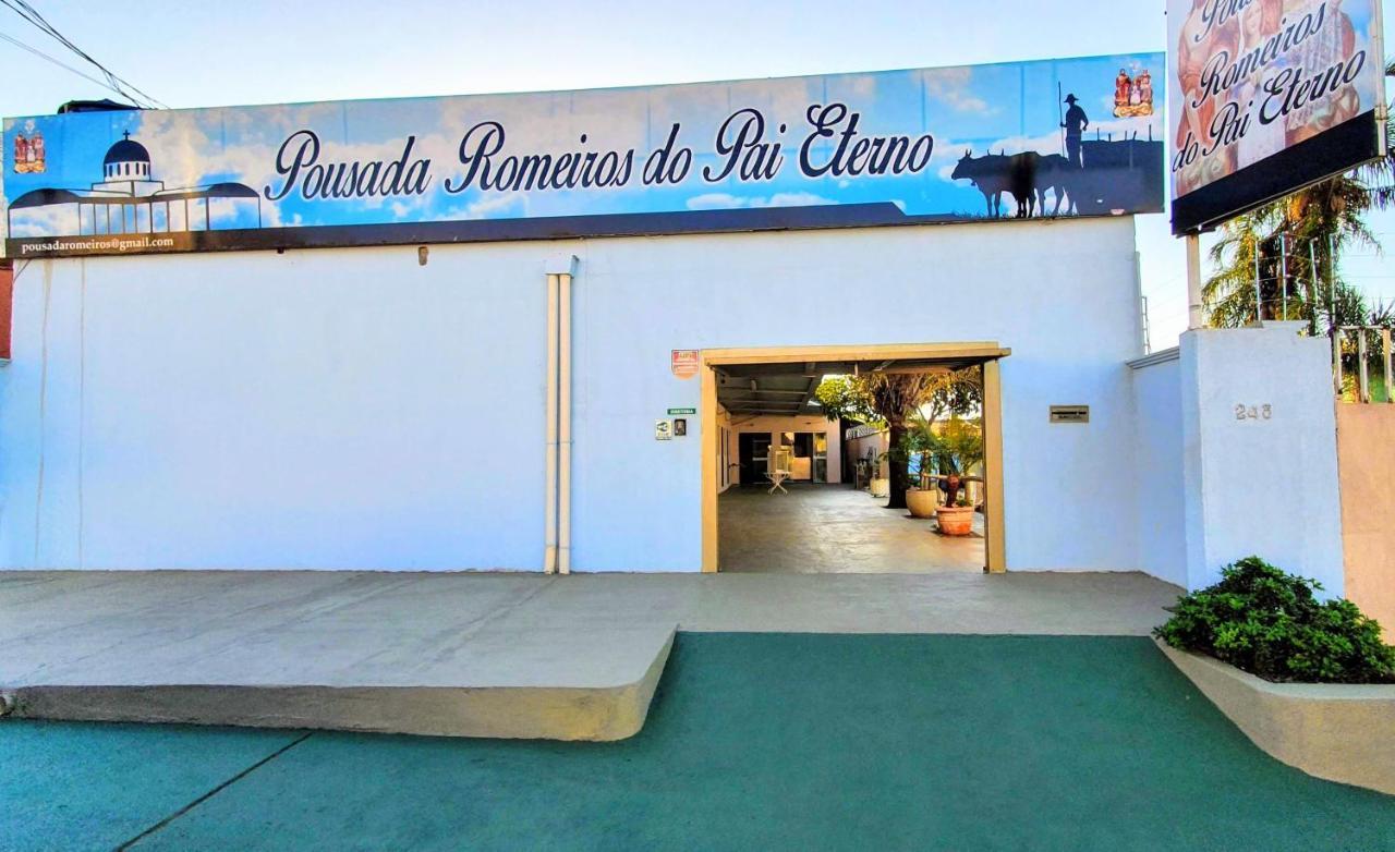 Pousada Romeiros Do Pai Eterno - Santuario Basilica De Trindade Trindade  Luaran gambar